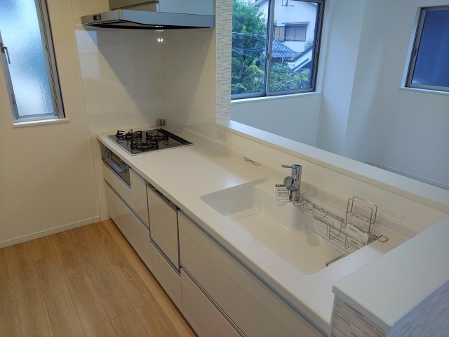 宝塚市泉ガ丘一戸建のキッチン|食洗機付きシステムキッチン