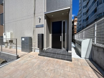 【エントランス】 | エル アベニュー | オートロックのエントランス