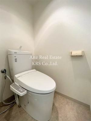 【トイレ】 | ストークアパートメント南堀江 | 冬場での使用や清潔好きの方にうれしい温水洗浄便座♪