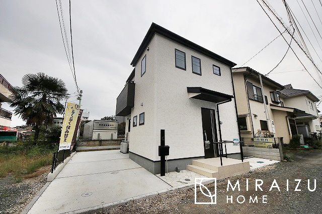 【前面道路含む現地写真】 | 前面道路☆運転が不安な方も安心な前面道路、きちんと幅員のある道路は女性にも安心です。整備されている道路は気持ちも良いですね♪