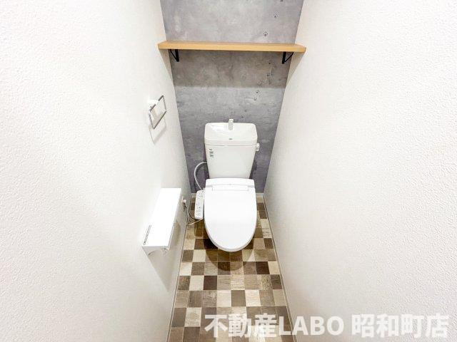 Mew Style Apartmentsのトイレ