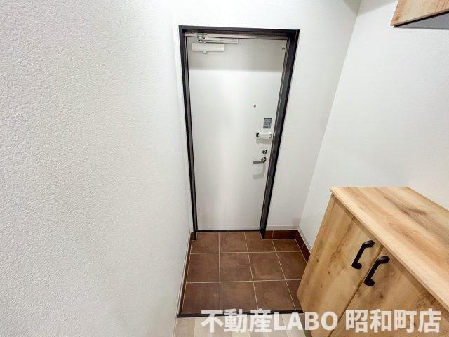 Mew Style Apartmentsの玄関