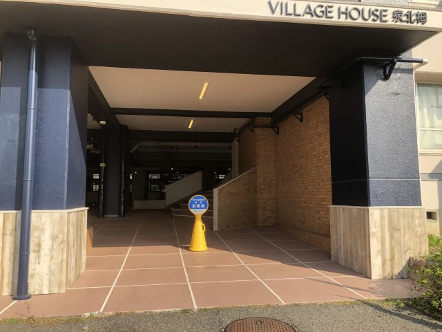 ビレッジハウス泉北栂タワーのエントランス