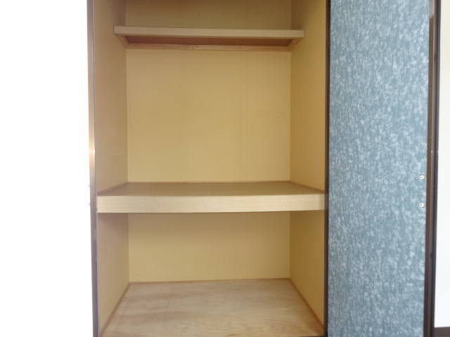 レークサイドてらだⅢの収納