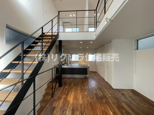 上神田２丁目　中古一戸建ての居間・リビング|■物件内覧・資金計画相談・住宅ローン相談、リフォーム相談、お問合せ受付中■
※当日・翌日のご内覧、ご相談はお電話でのお問合せがスムーズです！