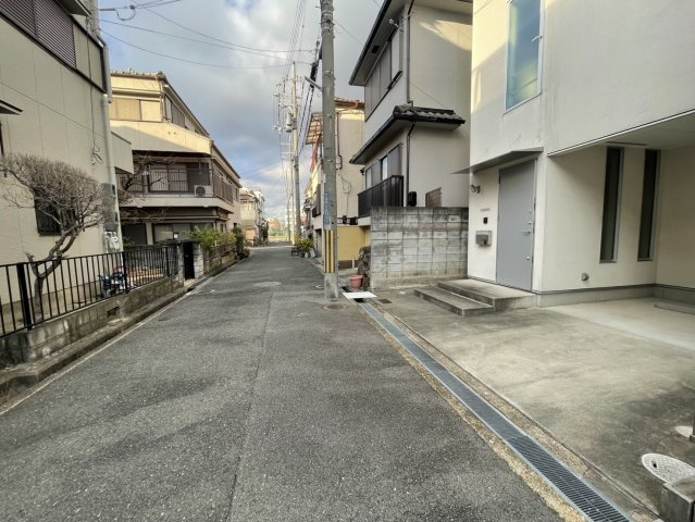 上神田２丁目　中古一戸建ての前面道路含む現地写真|■物件内覧・資金計画相談・住宅ローン相談、リフォーム相談、お問合せ受付中■
※当日・翌日のご内覧、ご相談はお電話でのお問合せがスムーズです！