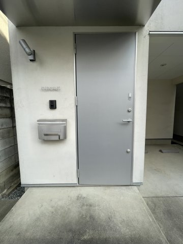 上神田２丁目　中古一戸建ての玄関|■物件内覧・資金計画相談・住宅ローン相談、リフォーム相談、お問合せ受付中■
※当日・翌日のご内覧、ご相談はお電話でのお問合せがスムーズです！