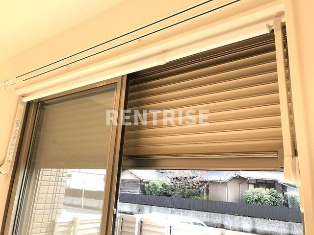 リコリスのその他|窓シャッター(イメージ)