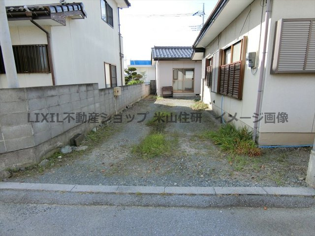 在家塚平屋４K（オール電化）の駐車場