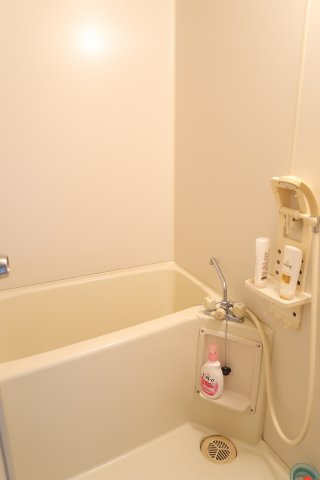 西伯郡伯耆町金屋谷岩立　中古別荘の浴室