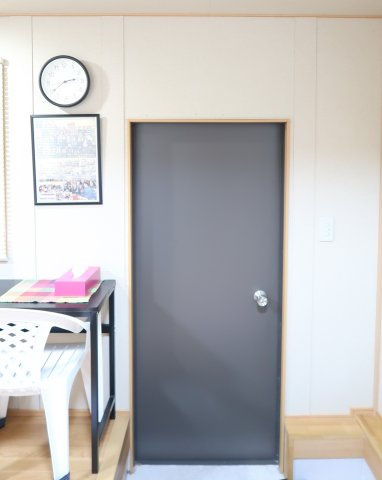 西伯郡伯耆町金屋谷岩立　中古別荘の玄関|離れの玄関