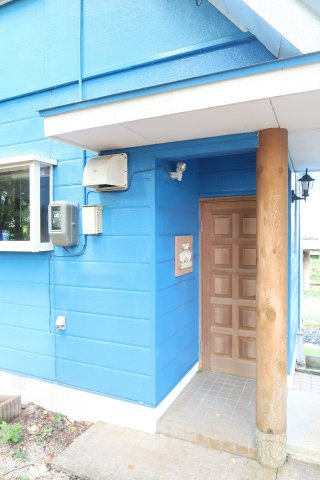 西伯郡伯耆町金屋谷岩立　中古別荘の玄関