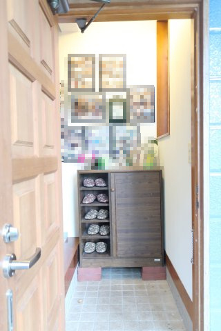 西伯郡伯耆町金屋谷岩立　中古別荘の玄関