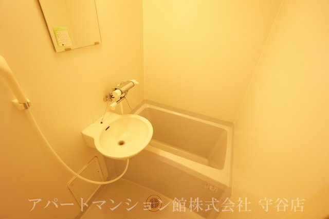 レオパレスオータム14Sの浴室|画像5
