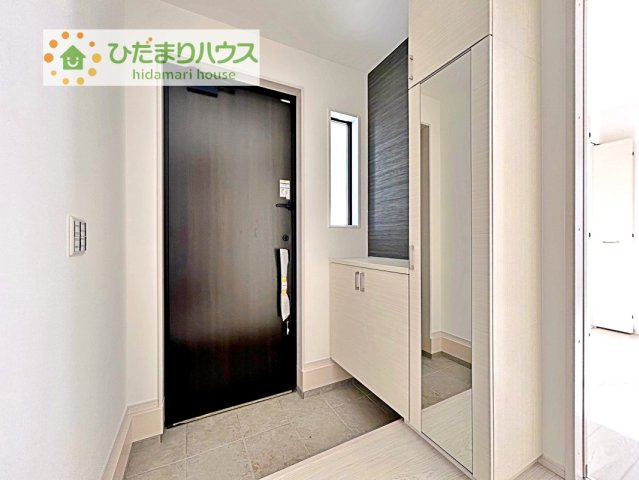 【玄関】 | 牛久市田宮町20期　新築戸建　3号棟 | 家族の靴をたっぷり収納！大型シューズクローゼット付き(^^♪