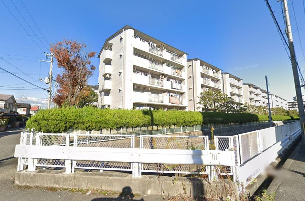 枚方三矢第一次住宅壱号棟の外観|新しい生活にいかがでしょうか？外観はお住まいの顔になります。こだわりたいポイントですね。水回りリフォームやリノベーションも承ってます。
■現地見学・資金計画相談・住宅ローン相談もお問合せ受付中■