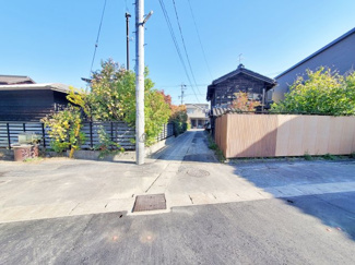 【前面道路含む現地写真】
