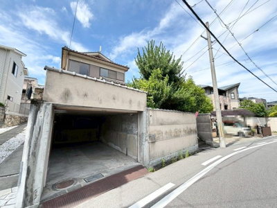【前面道路含む現地写真】 | 高槻市弥生が丘町　中古戸建