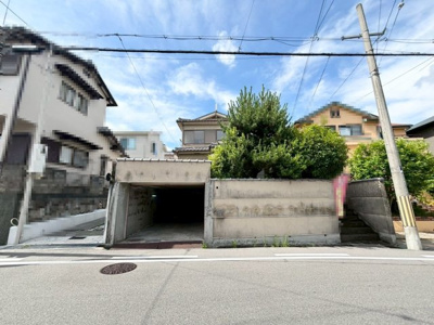 【前面道路含む現地写真】 | 高槻市弥生が丘町　中古戸建