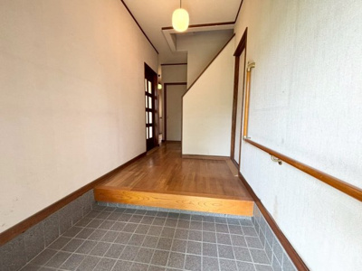 【玄関】 | 高槻市弥生が丘町　中古戸建