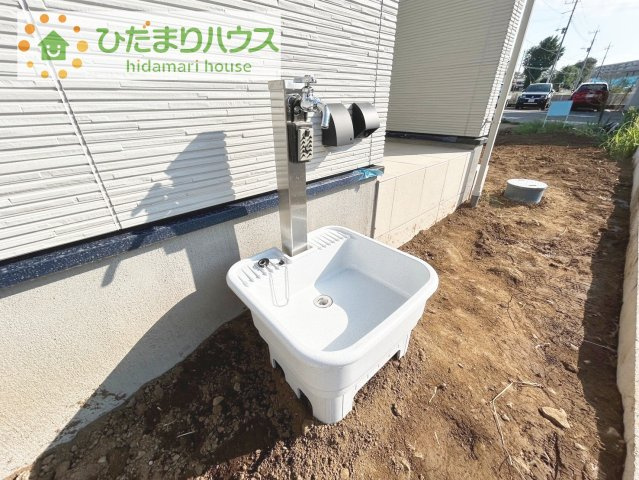 【その他】 | つくば市大角豆　新築戸建 | 玄関脇には水道がついてるため車の洗車もできます！