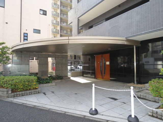 レーベンハイム川越ルミアージュのエントランス