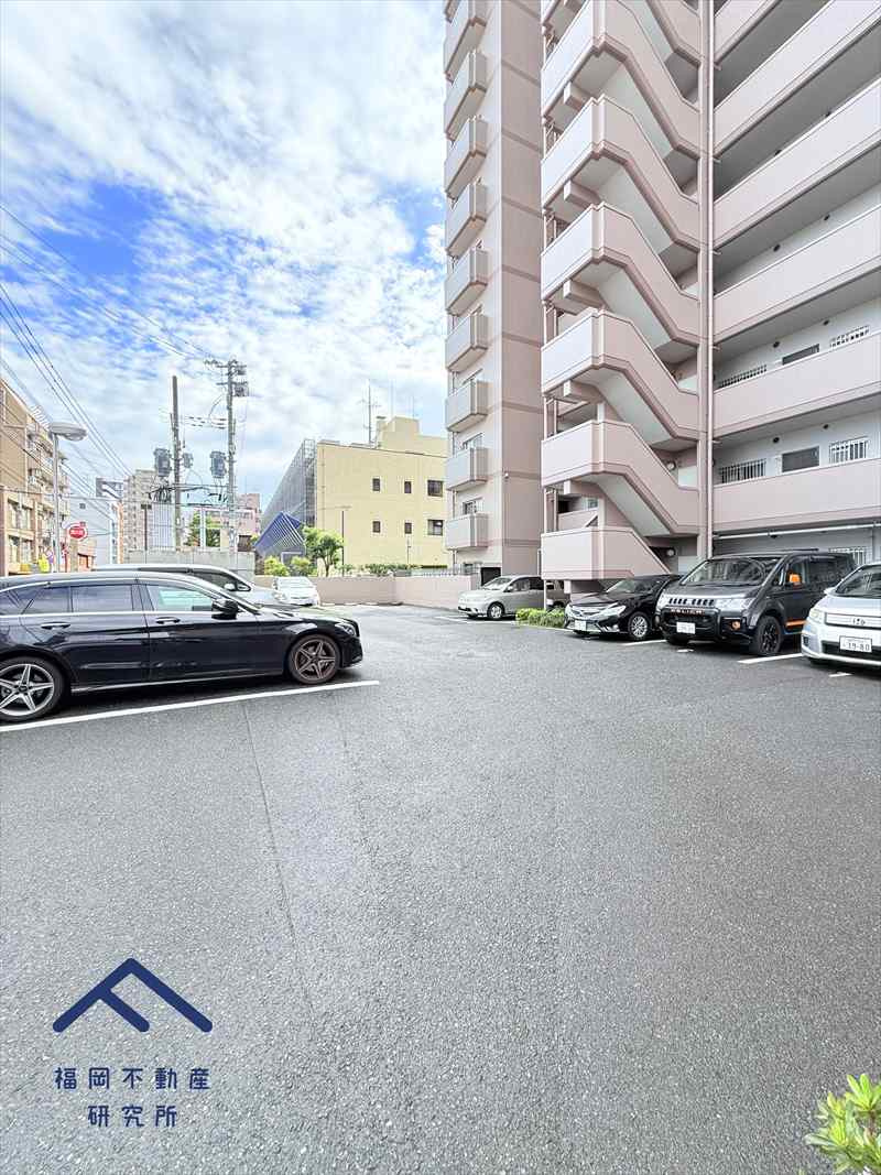 エンゼルハイム大濠公園南の駐車場