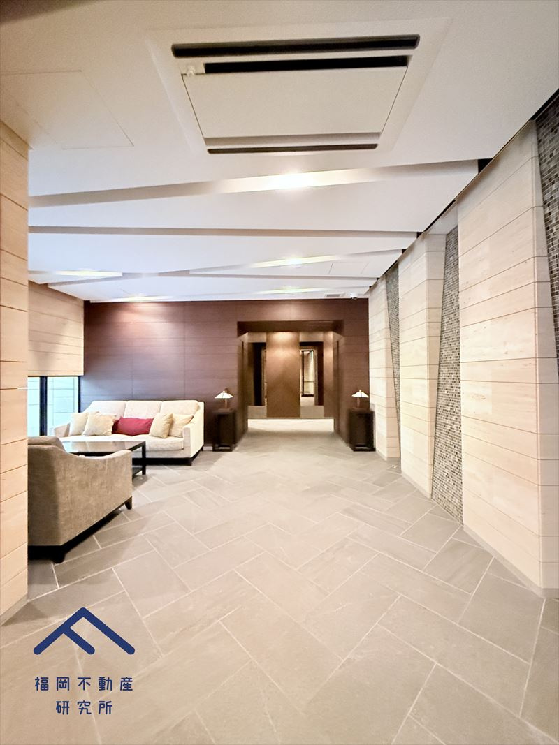 パークホームズ西新トラッドマークスのエントランス