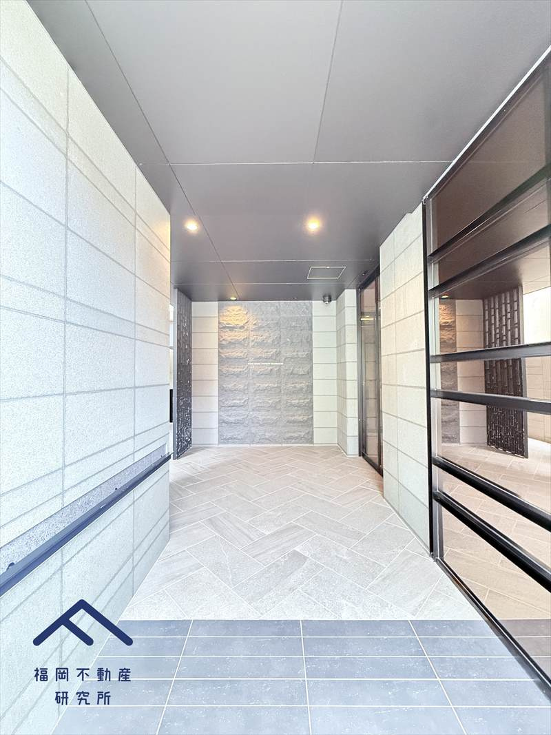 パークホームズ西新トラッドマークスのエントランス