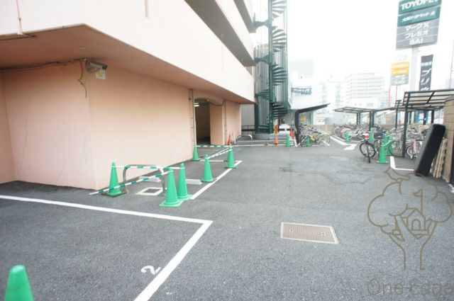 ジオナ天神橋の駐車場