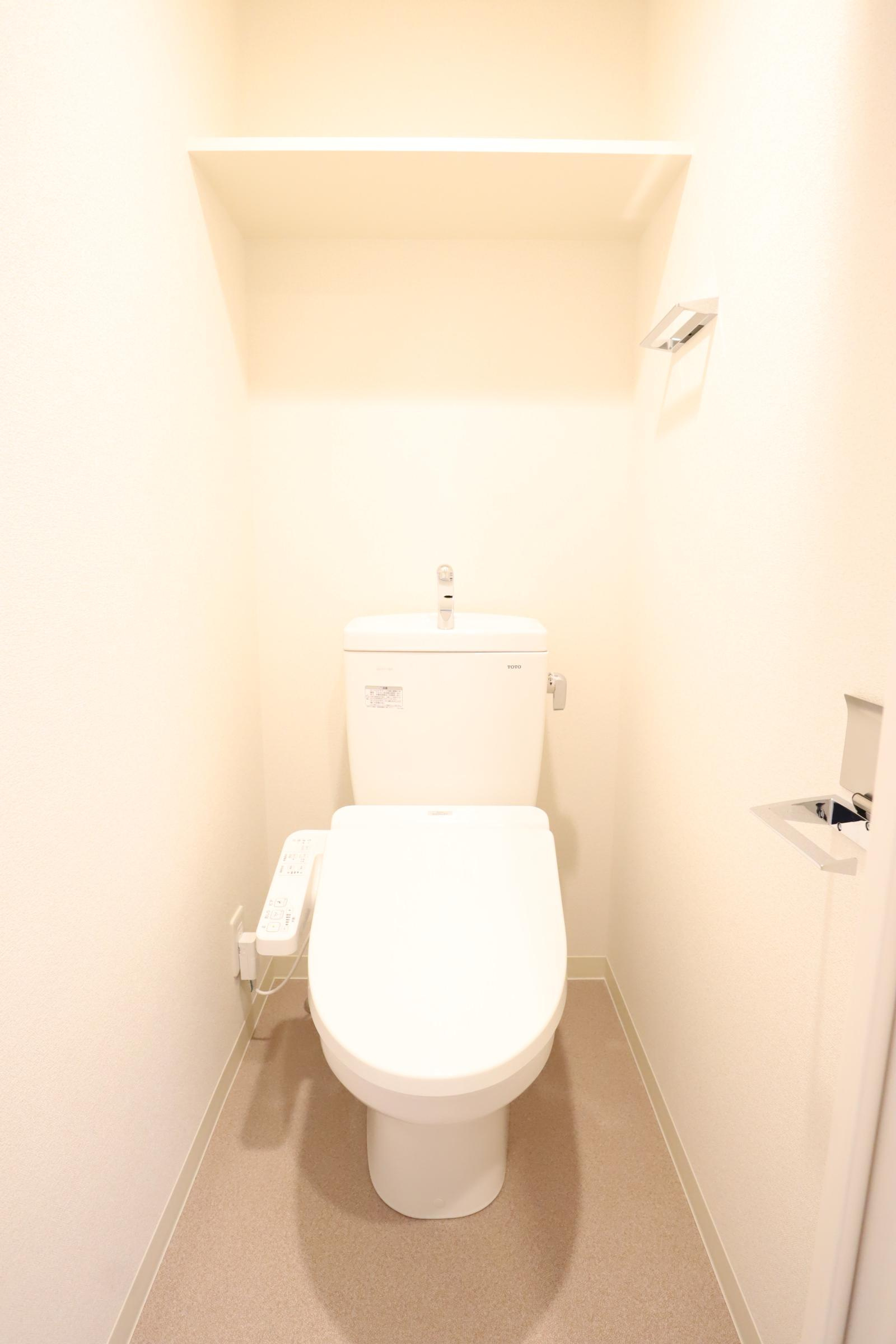 大阪市都島区内代町１丁目の賃貸マンションのトイレ