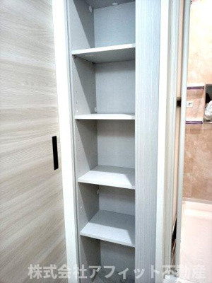 【その他】 | クレセント　エビス | 洗面所の収納棚