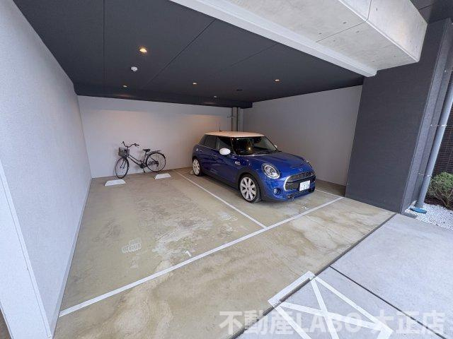 S-RESIDENCE難波大国町Deuxの駐車場