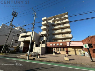 阪急園田駅から徒歩10分の立地　リフォーム済み３ＬＤＫ住戸のご紹介です。直ぐ近くにはスーパーマルアイがあり買い物便利です。３階東向きの住戸です。空き室につき内覧可能です。