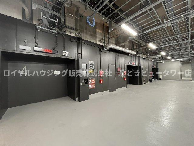 【駐車場】