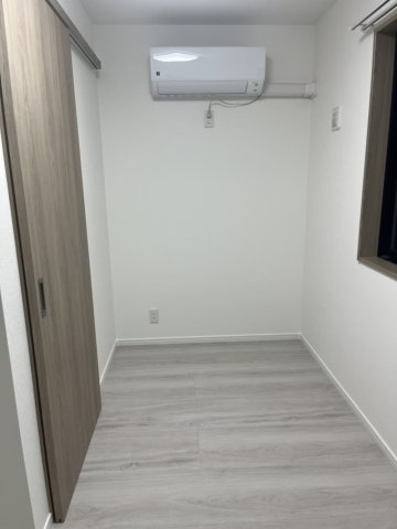 SHINES東駒形の洋室