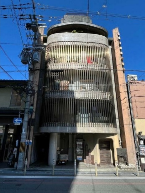 DENビル3階