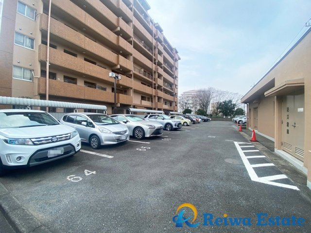 茅ヶ崎グランドハイツ　Ｃ棟の駐車場
