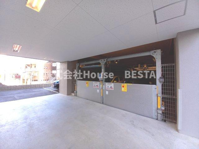 エスリード神戸大倉山ヒルズの駐車場