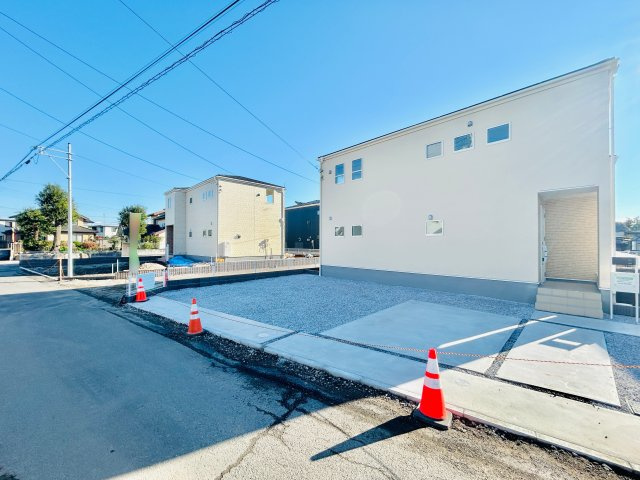 前橋市二之宮町の前面道路含む現地写真|閑静な住宅街♪
お近くの小学校まで徒歩10分圏内！