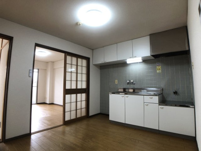 【居間・リビング】 | 中根ハイツ【名古屋市賃貸・都市ガス】