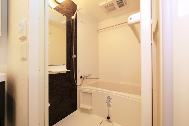 セレニテ東三国ミラクの浴室