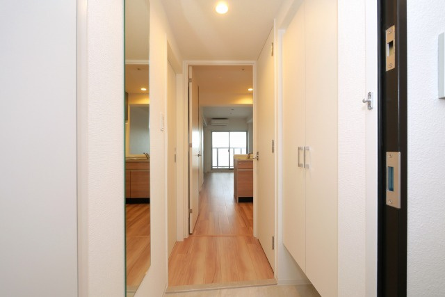 セレニテ東三国ミラクの玄関