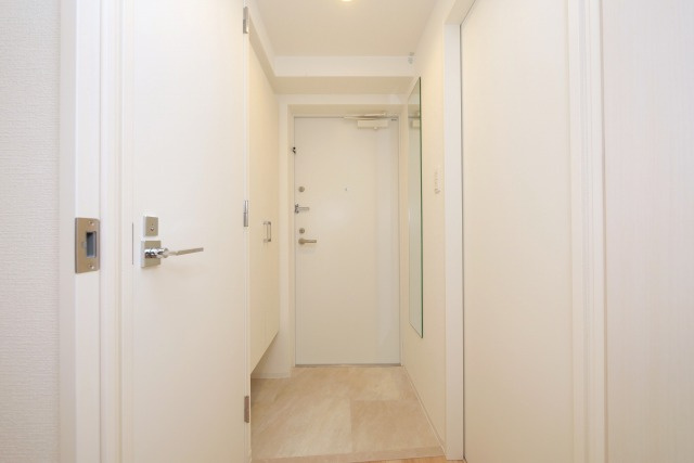 セレニテ東三国ミラクの玄関