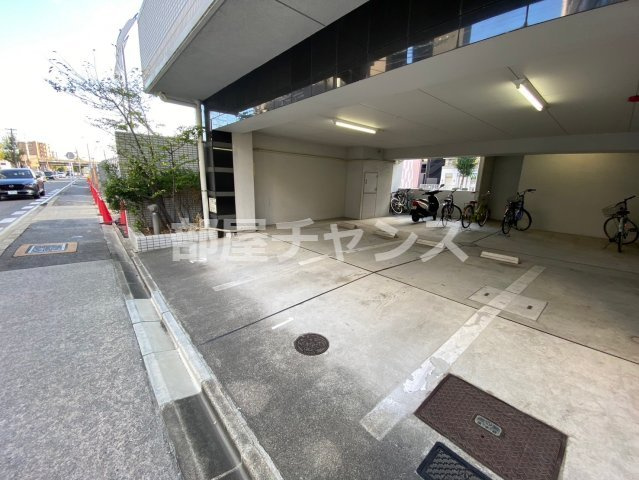 プロビデンス栄南の駐車場