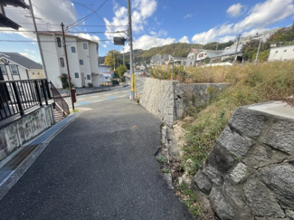 【前面道路含む現地写真】