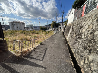 【前面道路含む現地写真】