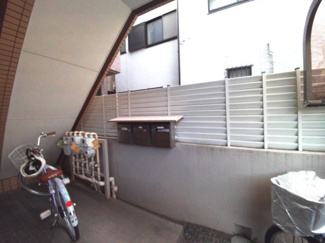 【エントランス】 | 【丸田ビル】