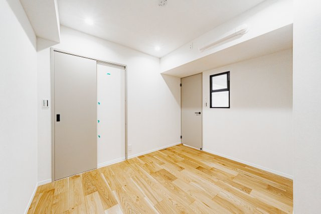 【洋室】 | パレロワイヤル六番町