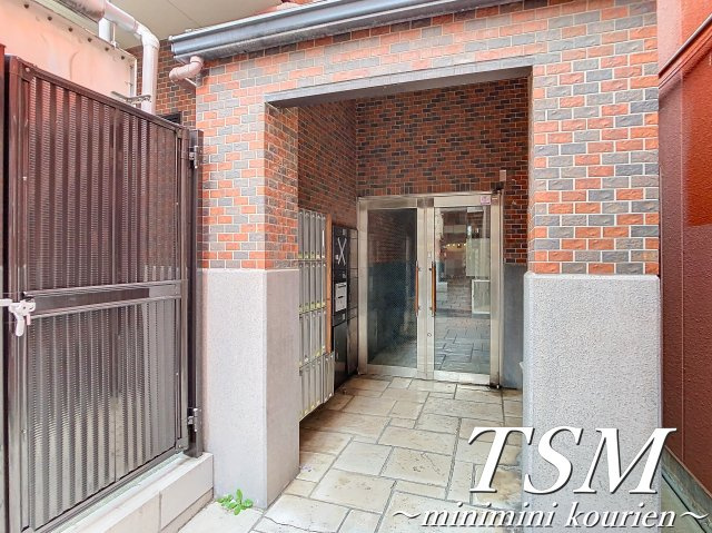 清水マンションⅢのエントランス|オートロックあり